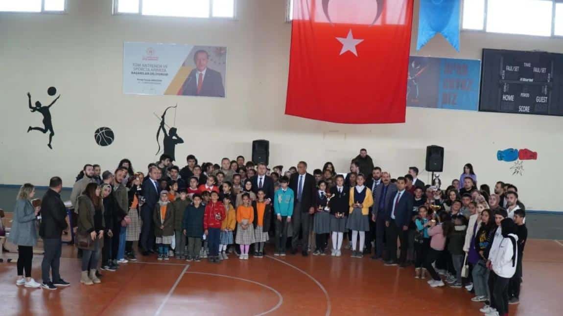 18 Mart Çanakkale Zaferi ve Şehitleri Anma Günü dolayısıyla İlçe Milli Eğitim Müdürümüz tarafından düzenlenen Bilgi Yarışmasına okulumuz da katılmıştır. Emeği geçen herkese teşekkürler. 